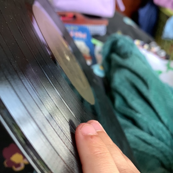 I have some old records that you can hang on your wall - Picture 2 of 5